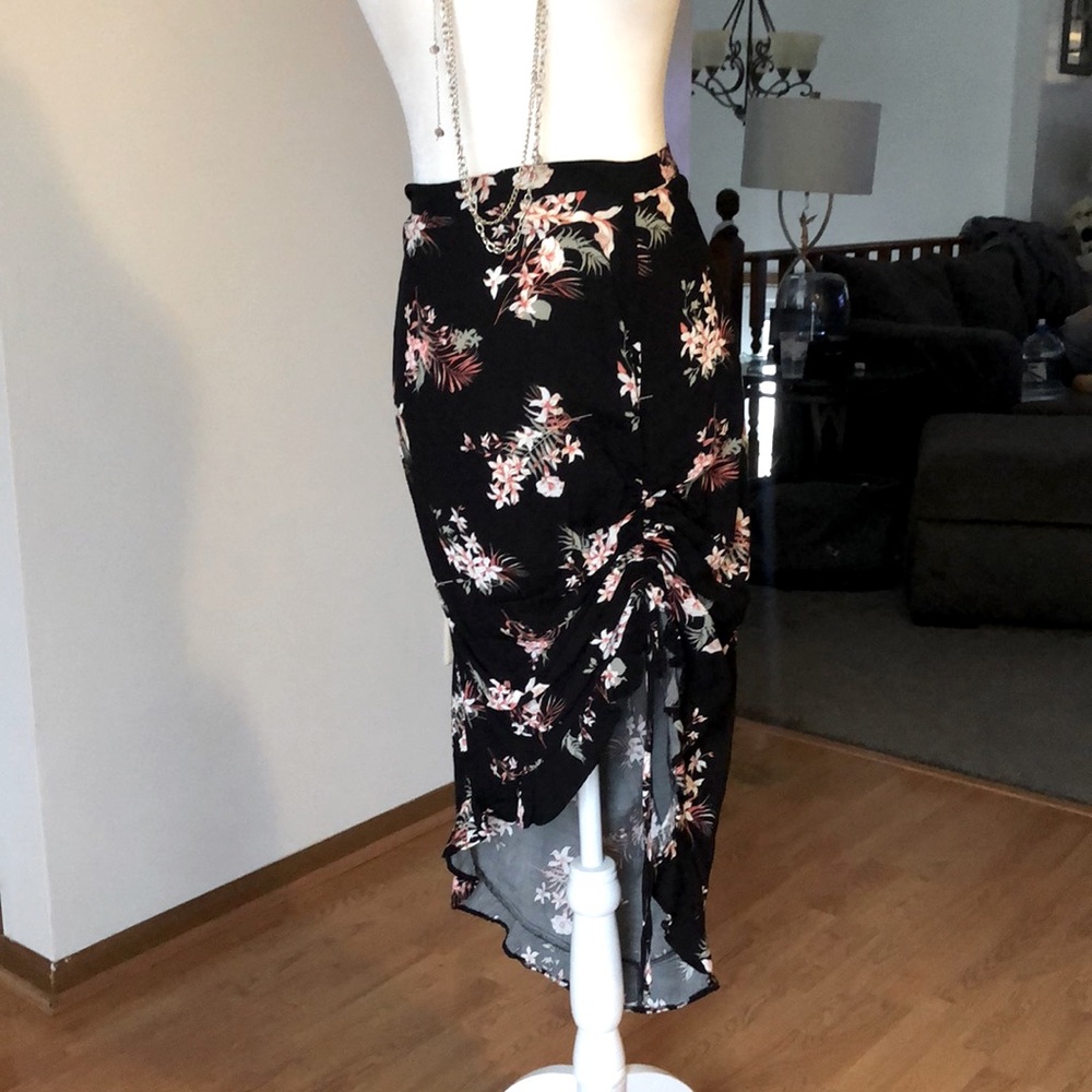 🛍 Ophelia adjustable midi skirt - NWT